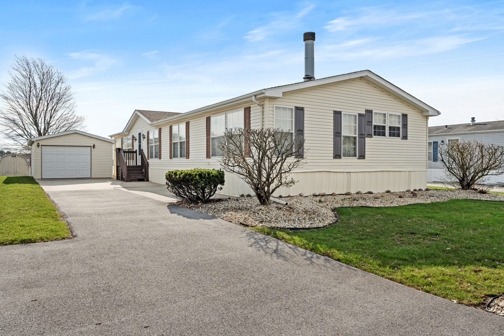 15 N Finch Lane Property Photo