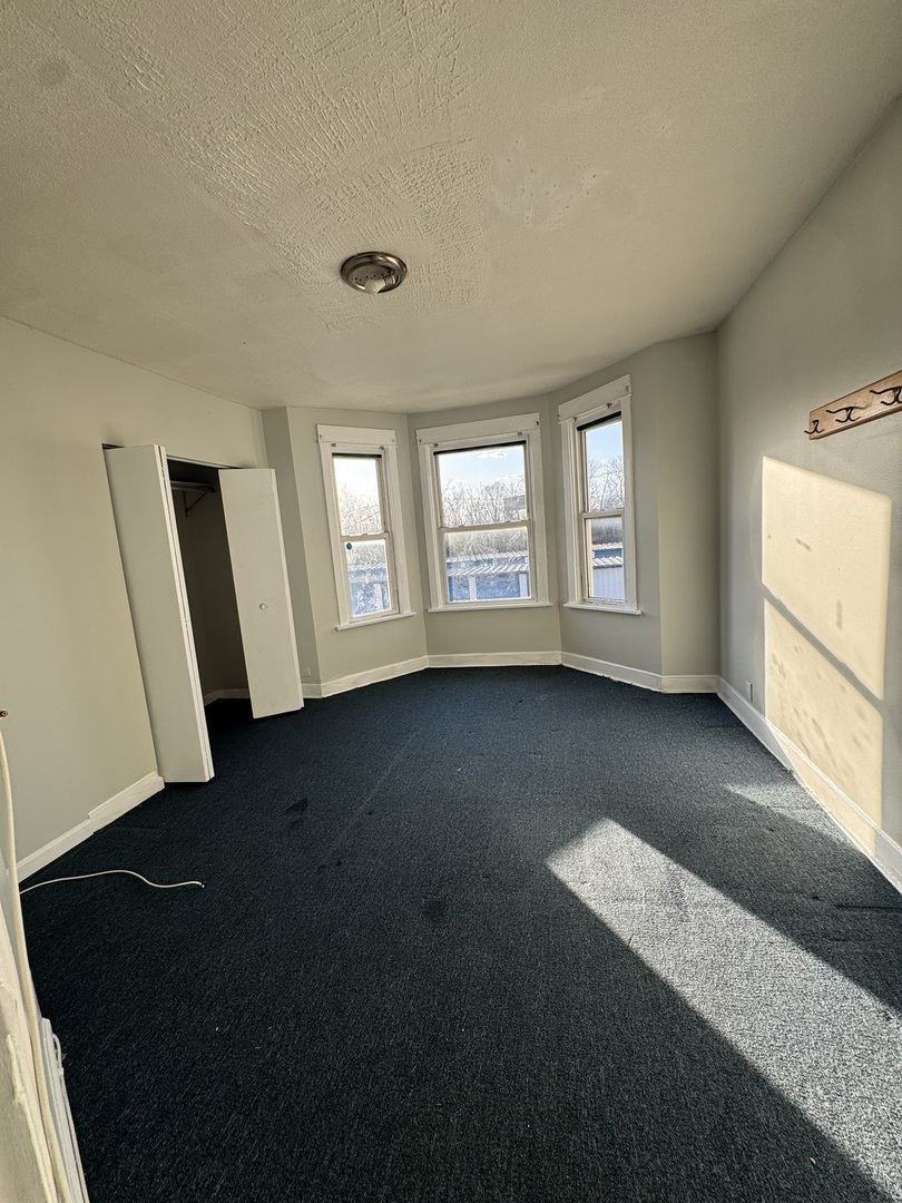 5015 N Kimberly Avenue Property Photo 5