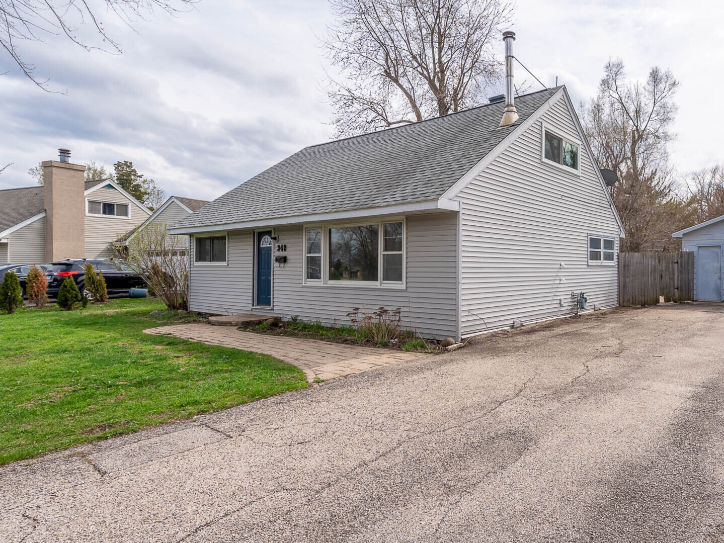 127 Real Estate Listings Main Image