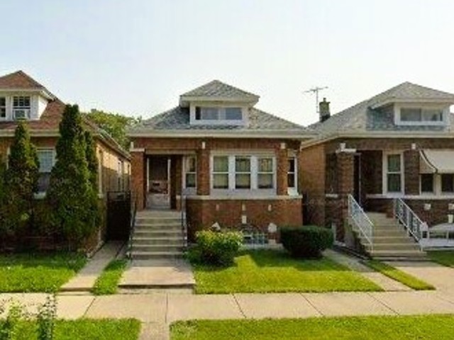 5611 S Whipple Street Property Photo