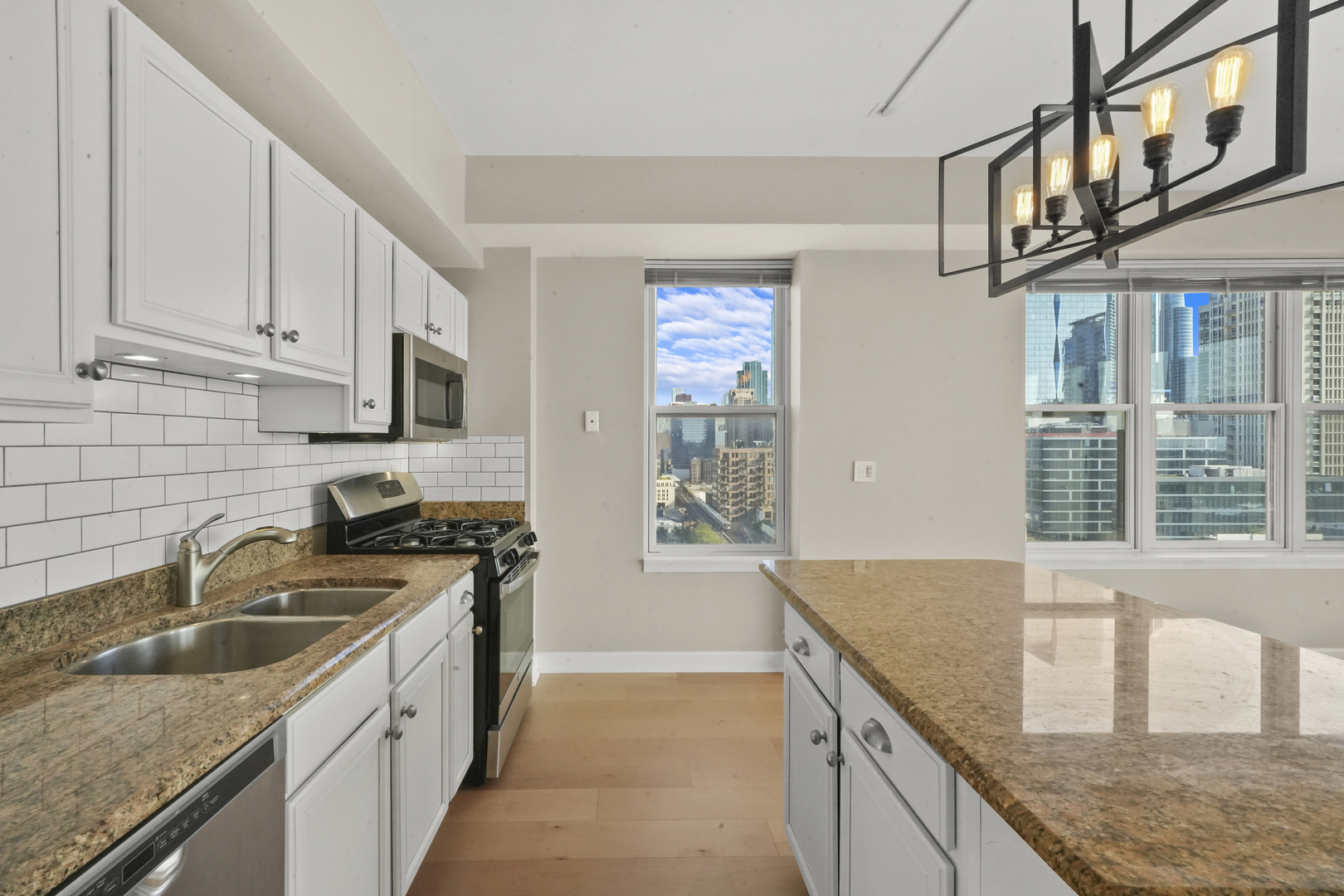 5 E 14th Place 1401 Property Photo 4