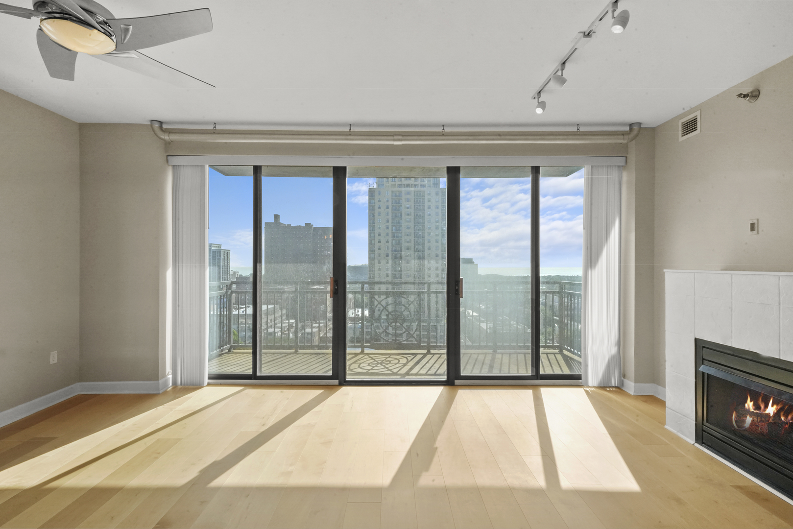 5 E 14th Place 1401 Property Photo 10