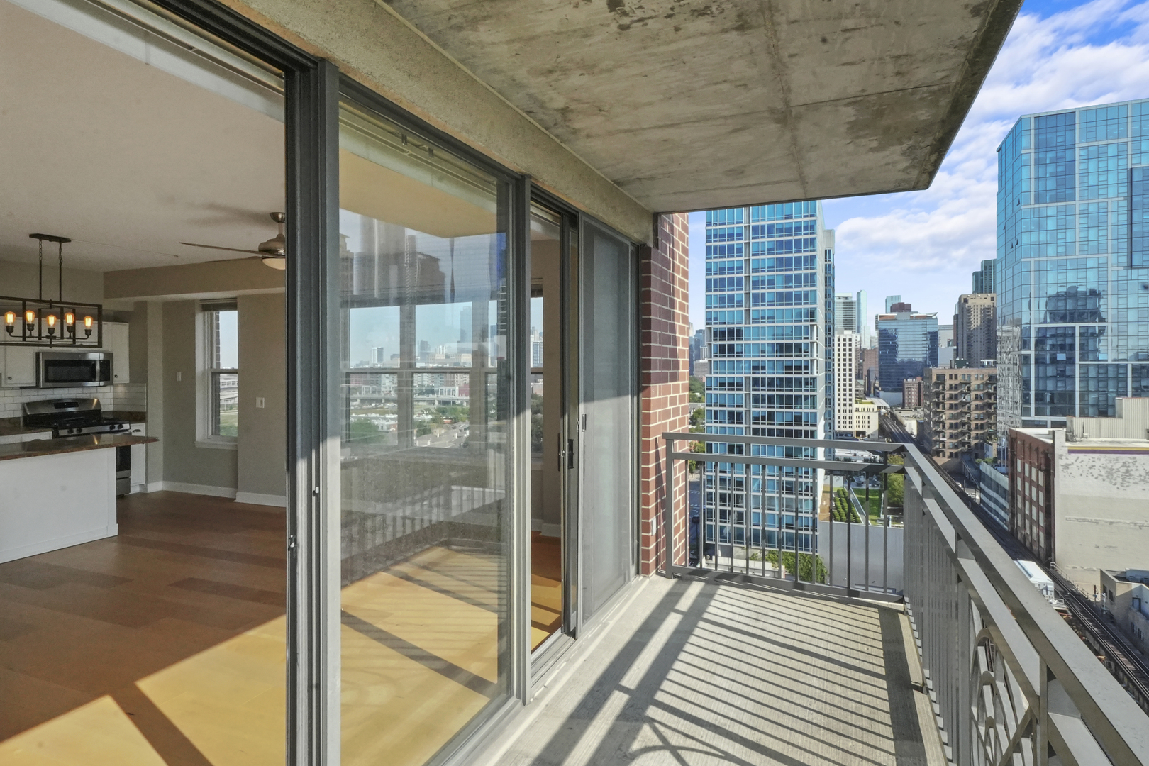 5 E 14th Place 1401 Property Photo 13