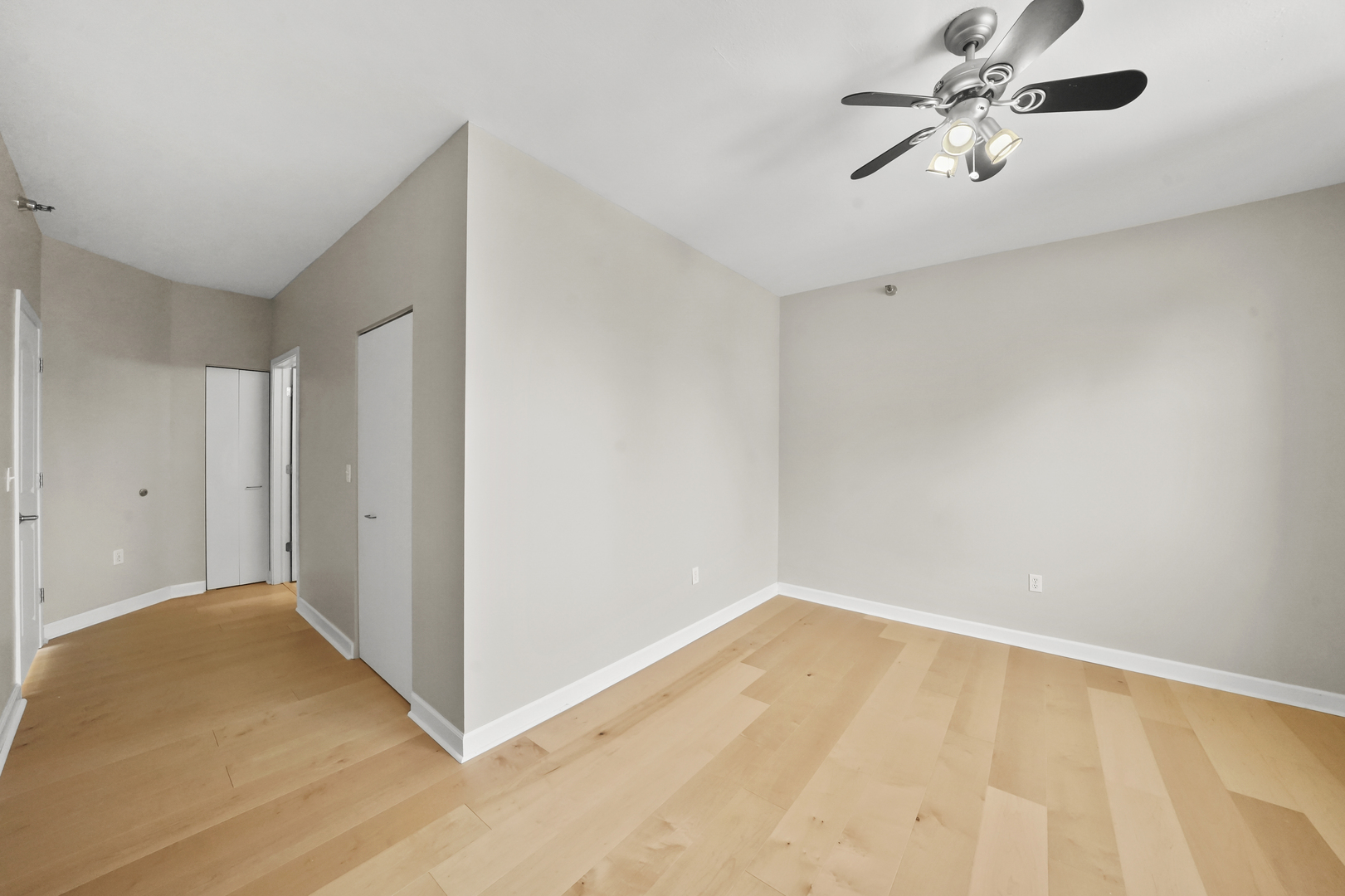 5 E 14th Place 1401 Property Photo 19