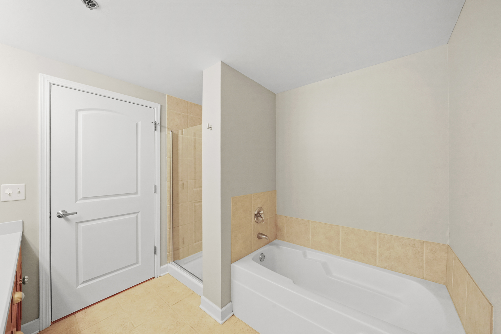 5 E 14th Place 1401 Property Photo 22