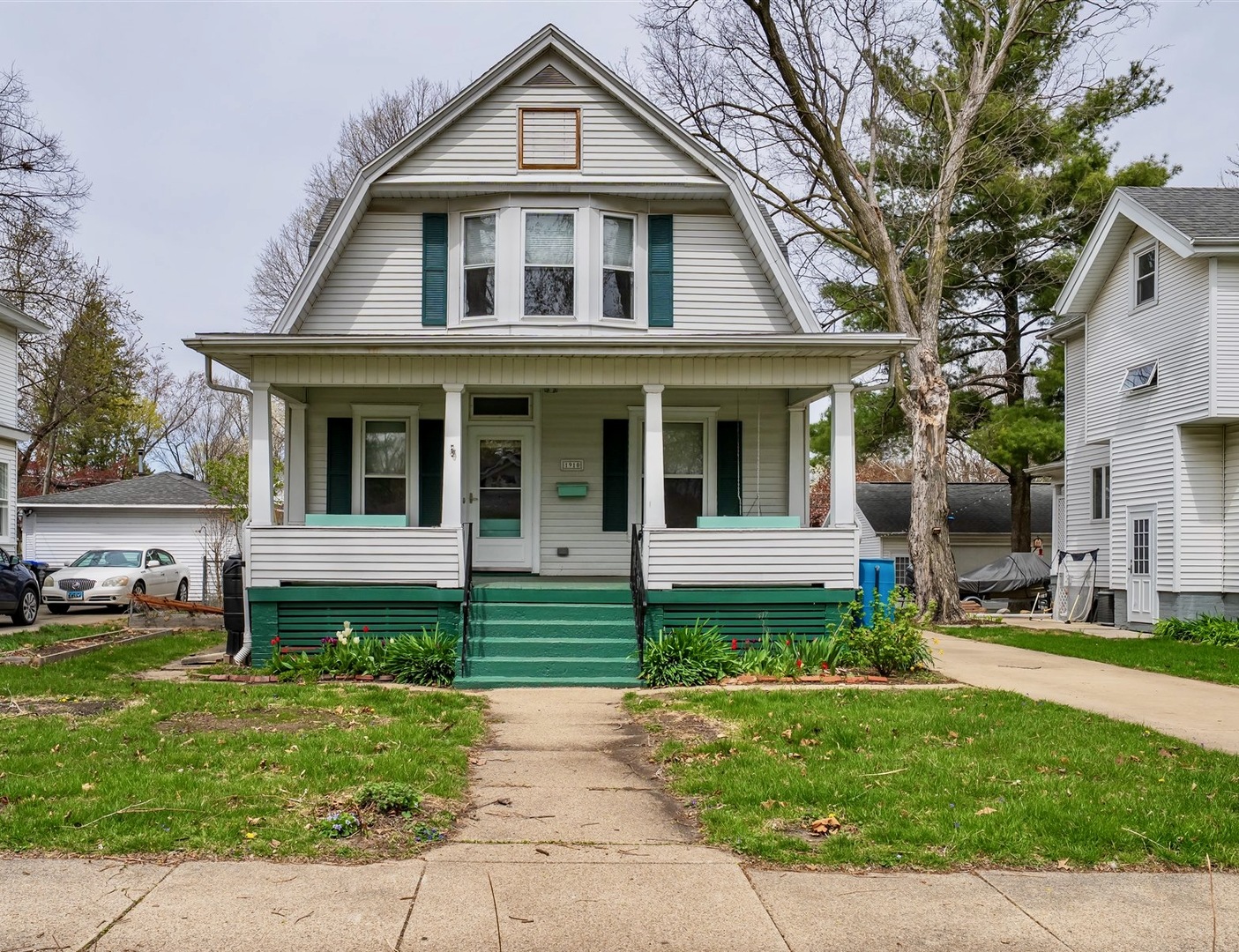 1910 E Taylor Street Property Photo