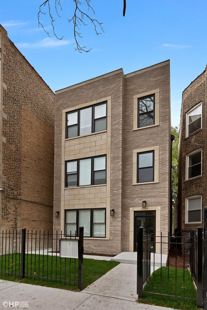 4024 S Calumet Avenue Property Photo