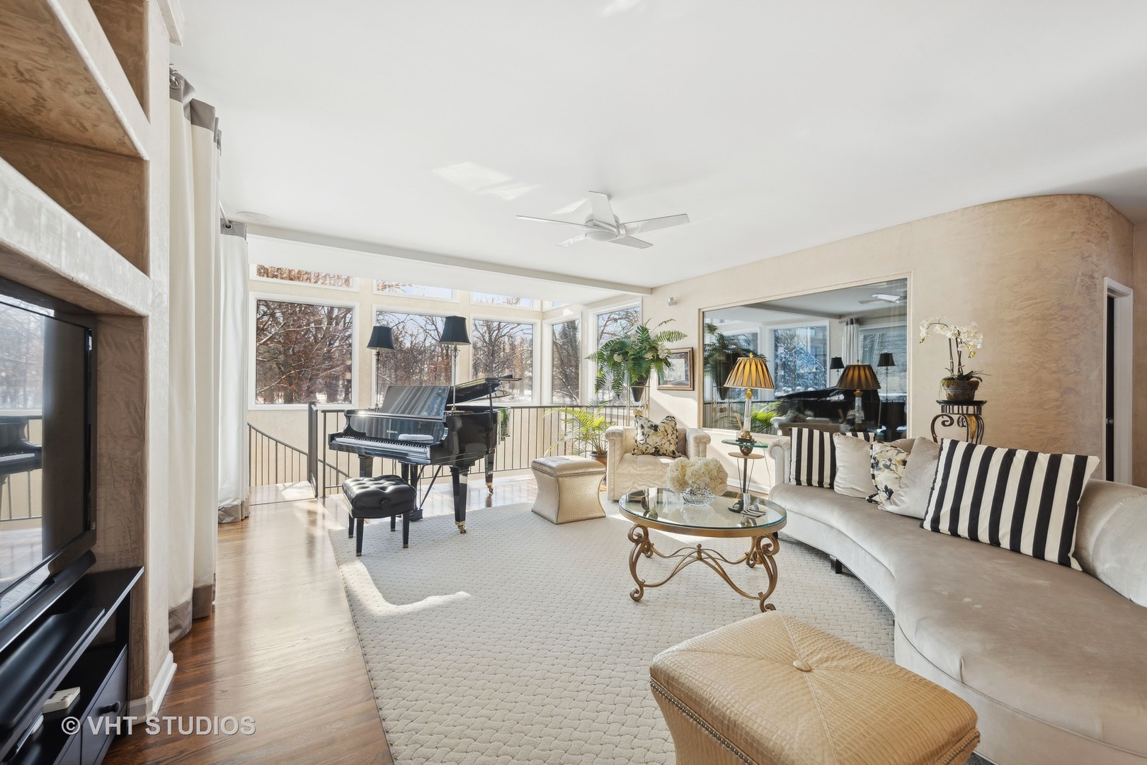 1525 Woodcrest Court Property Photo 18