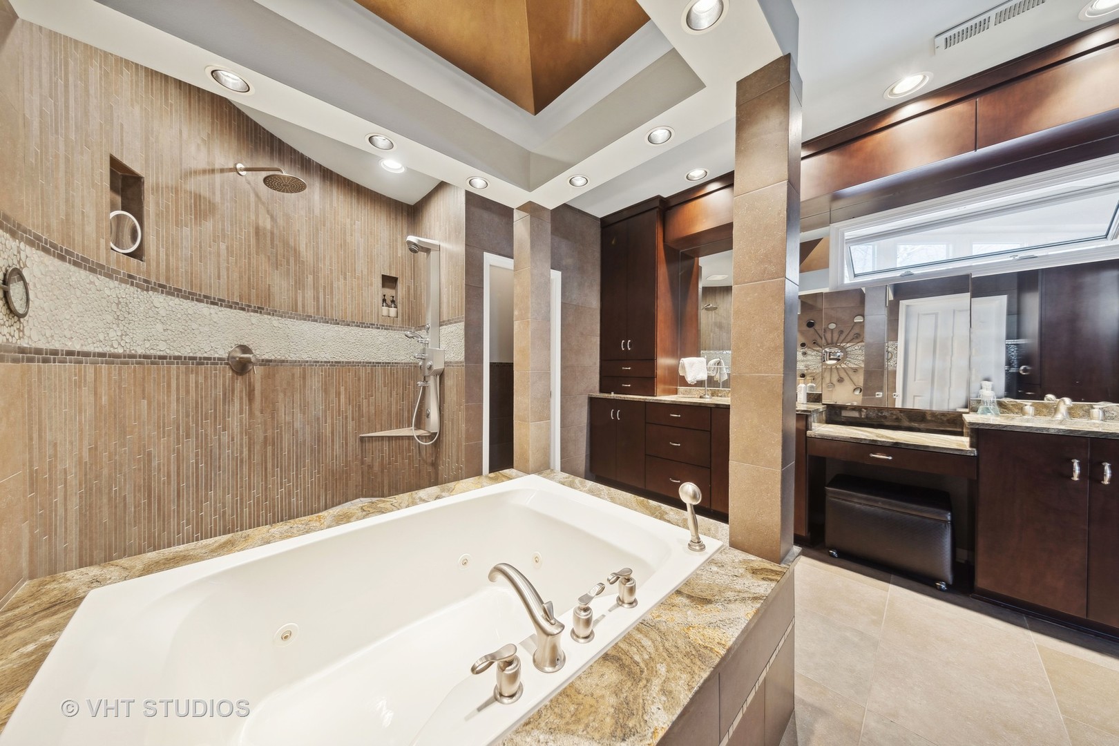 1525 Woodcrest Court Property Photo 35