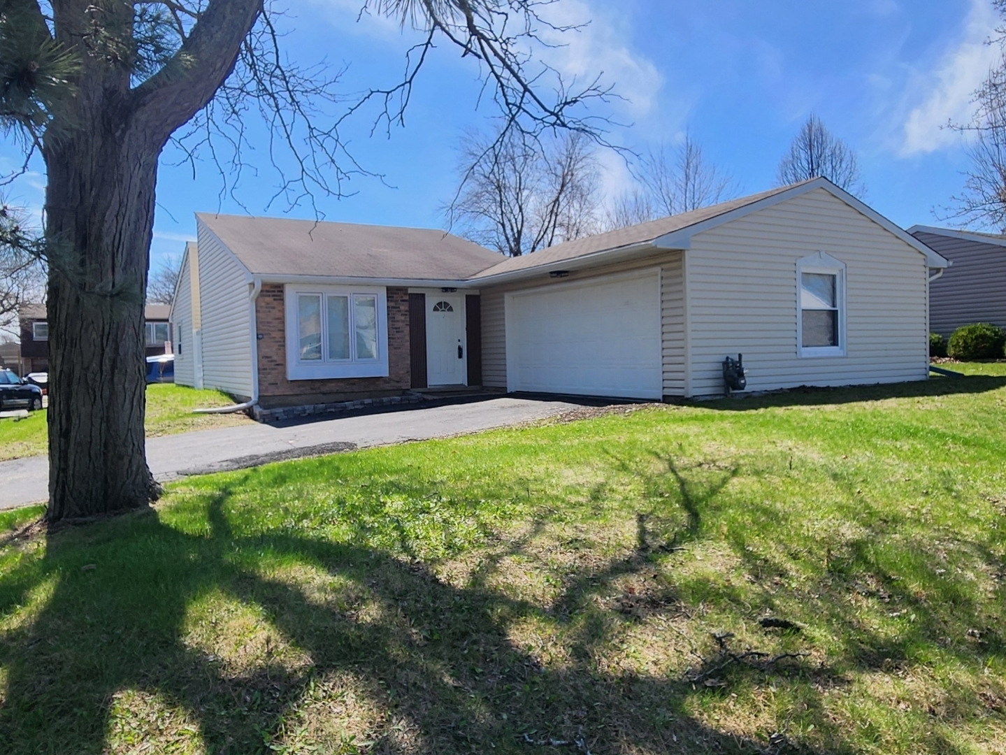 129 Highbury Drive Property Photo
