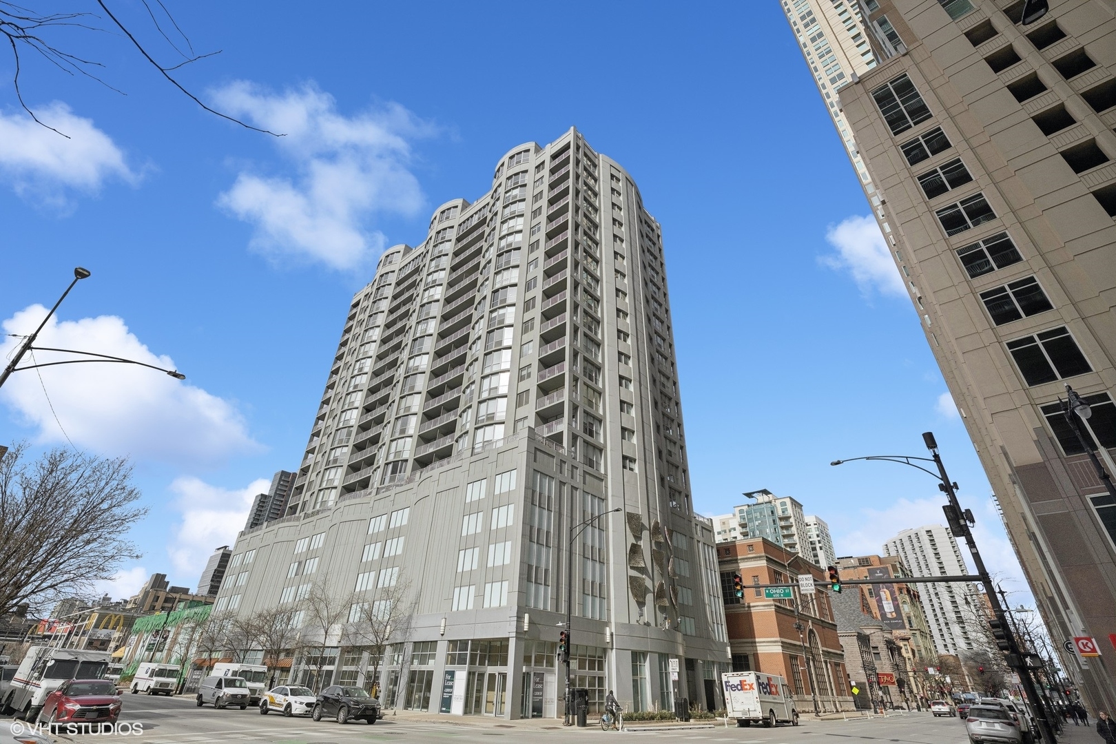 600 N Dearborn Street 703 Property Photo 1