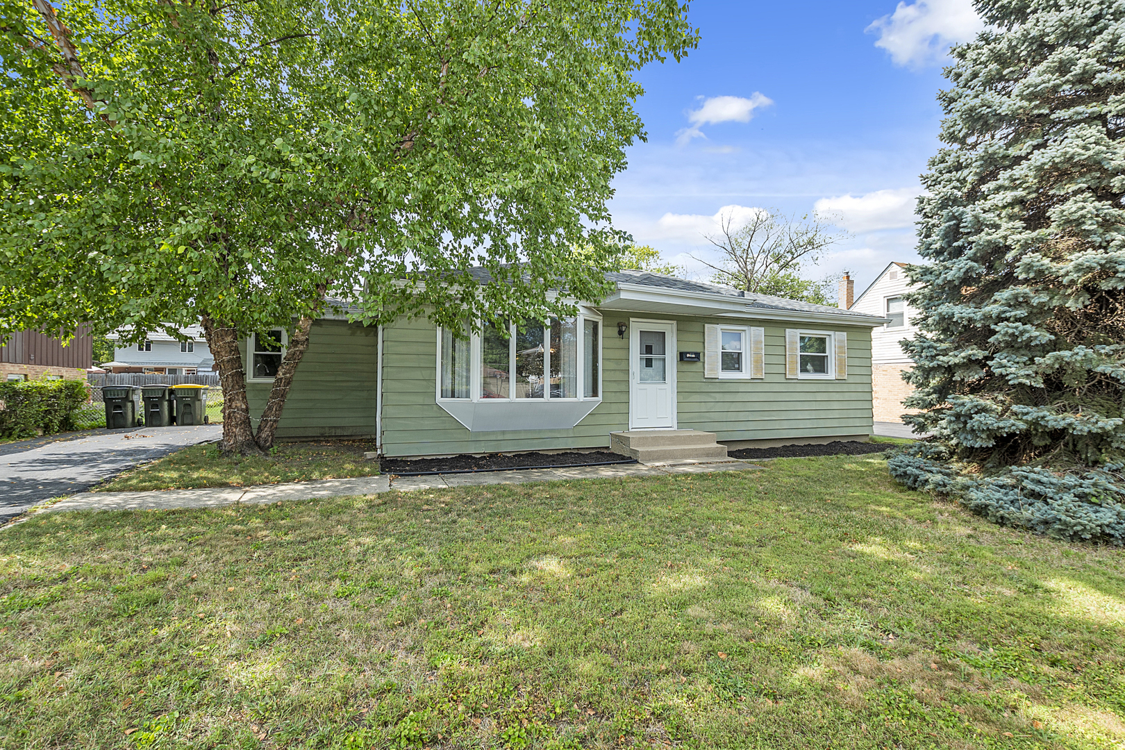 10922 Massasoit Avenue Property Photo