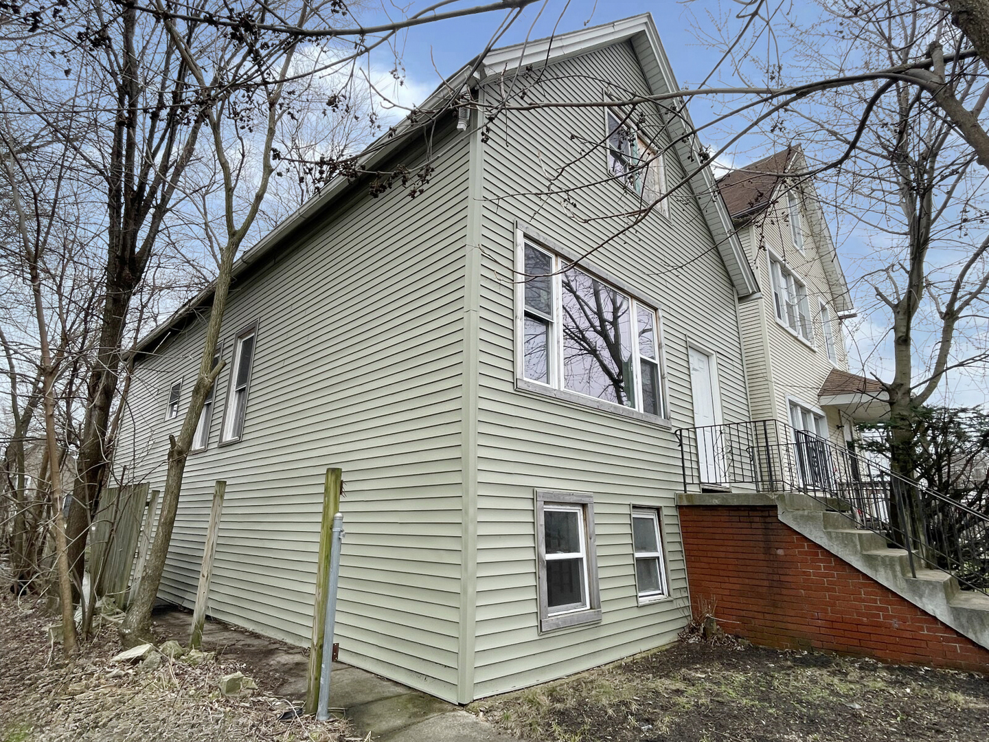 2955 E 80th Place Property Photo 2