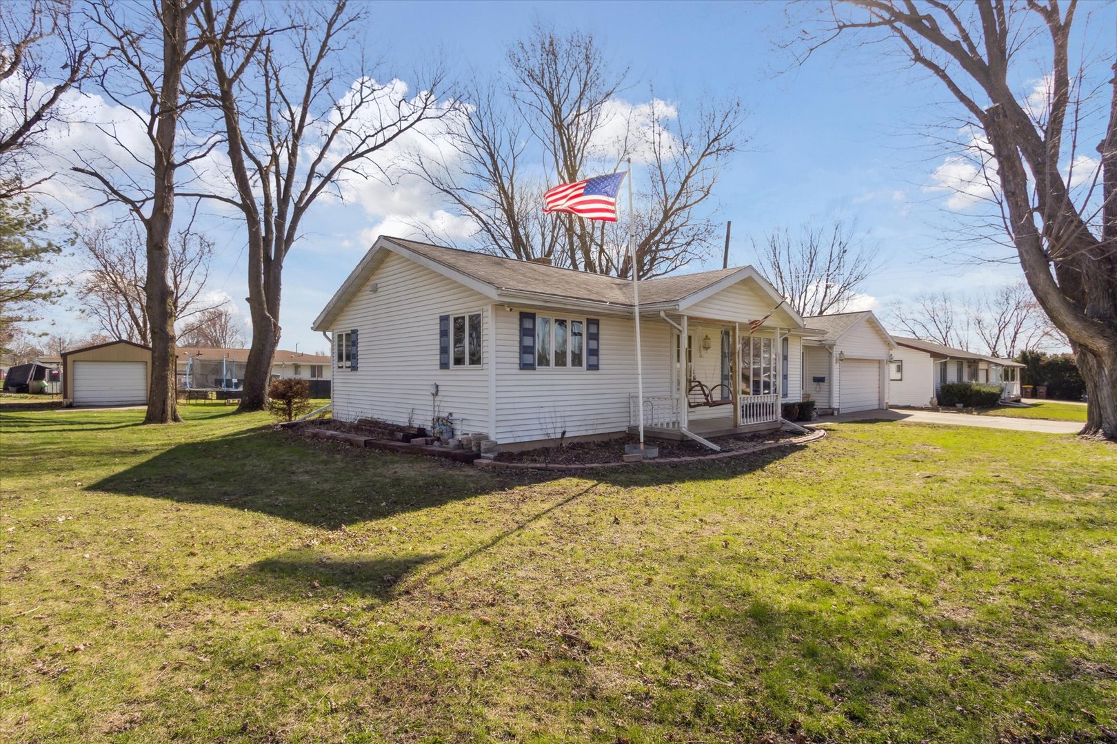 313 W South Street Property Photo