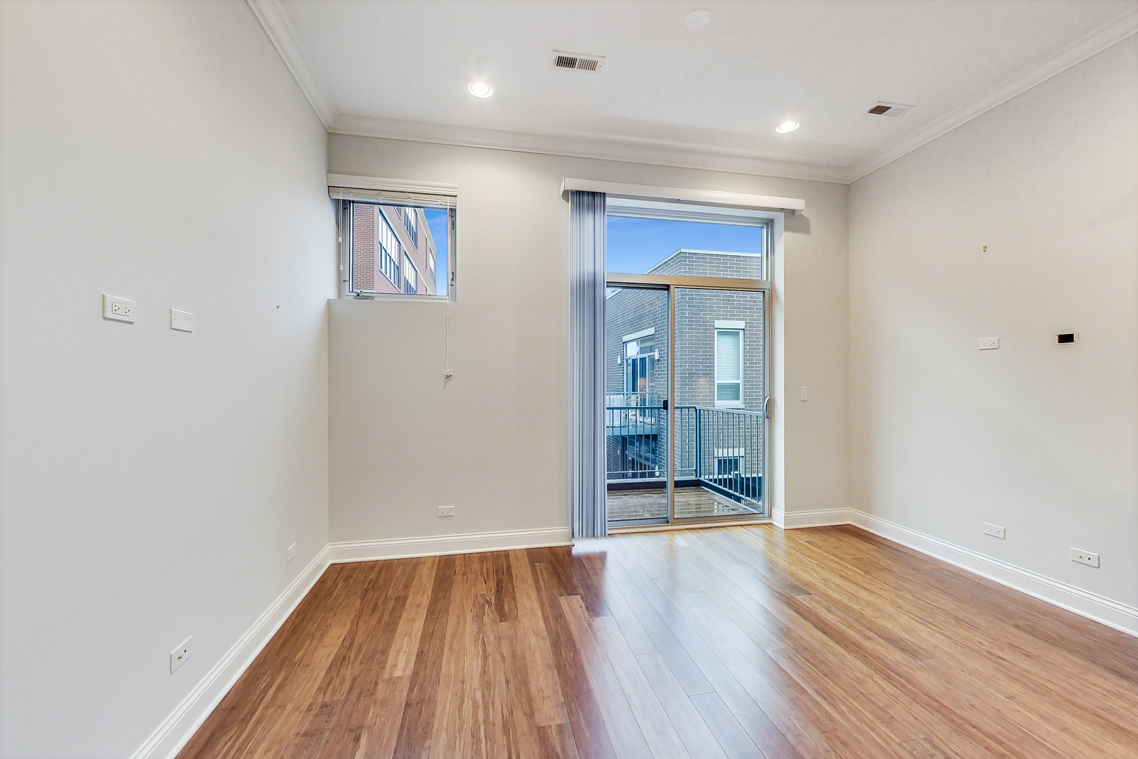 1247 W Madison Street 310 Property Photo 4