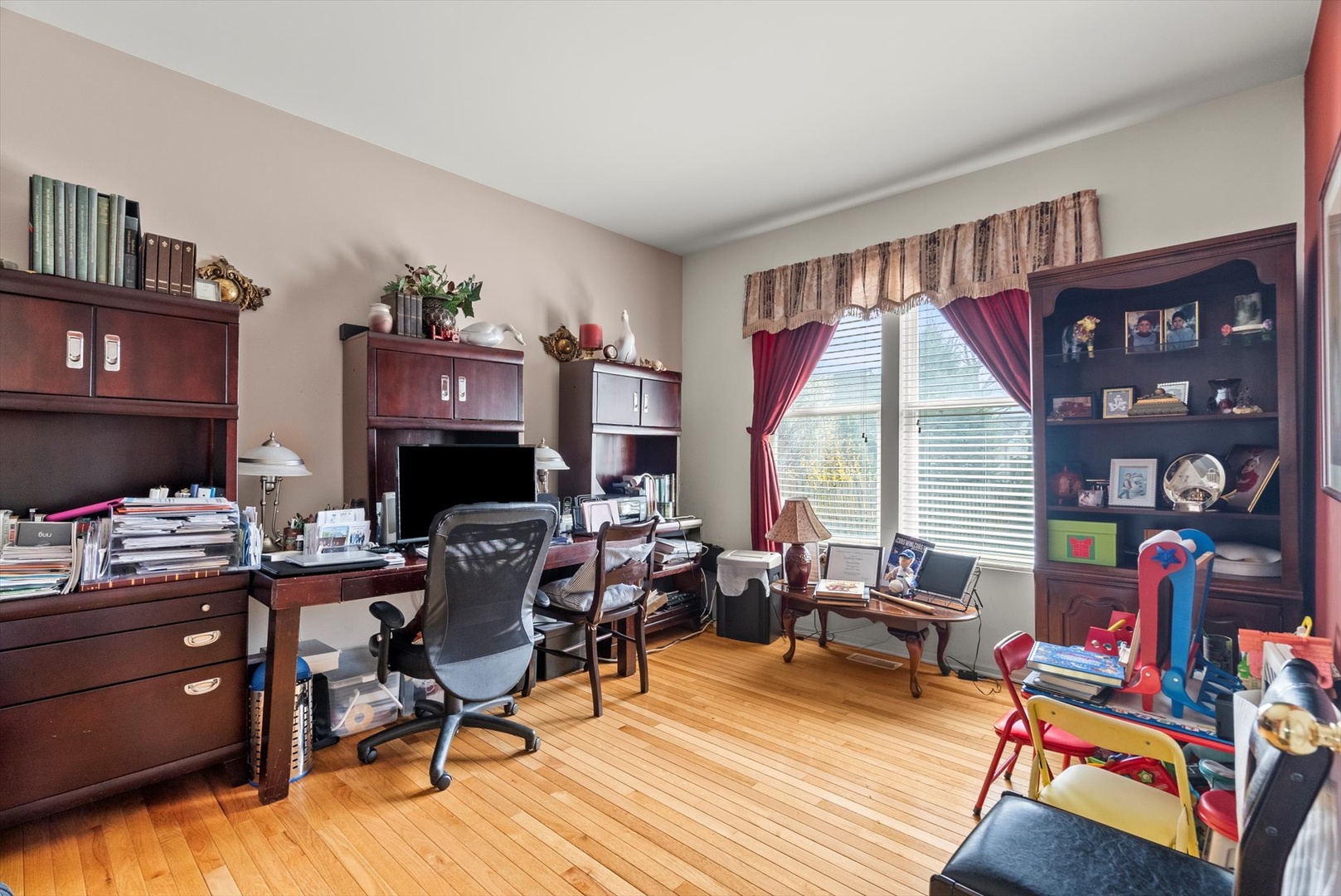 24117 Nottingham Avenue Property Photo 6