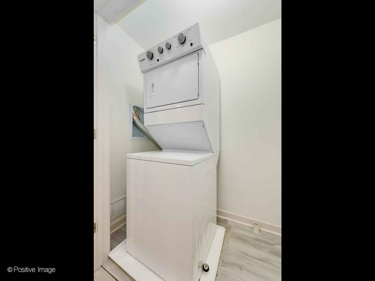 6542 W Dickens Avenue 2w Property Photo 19