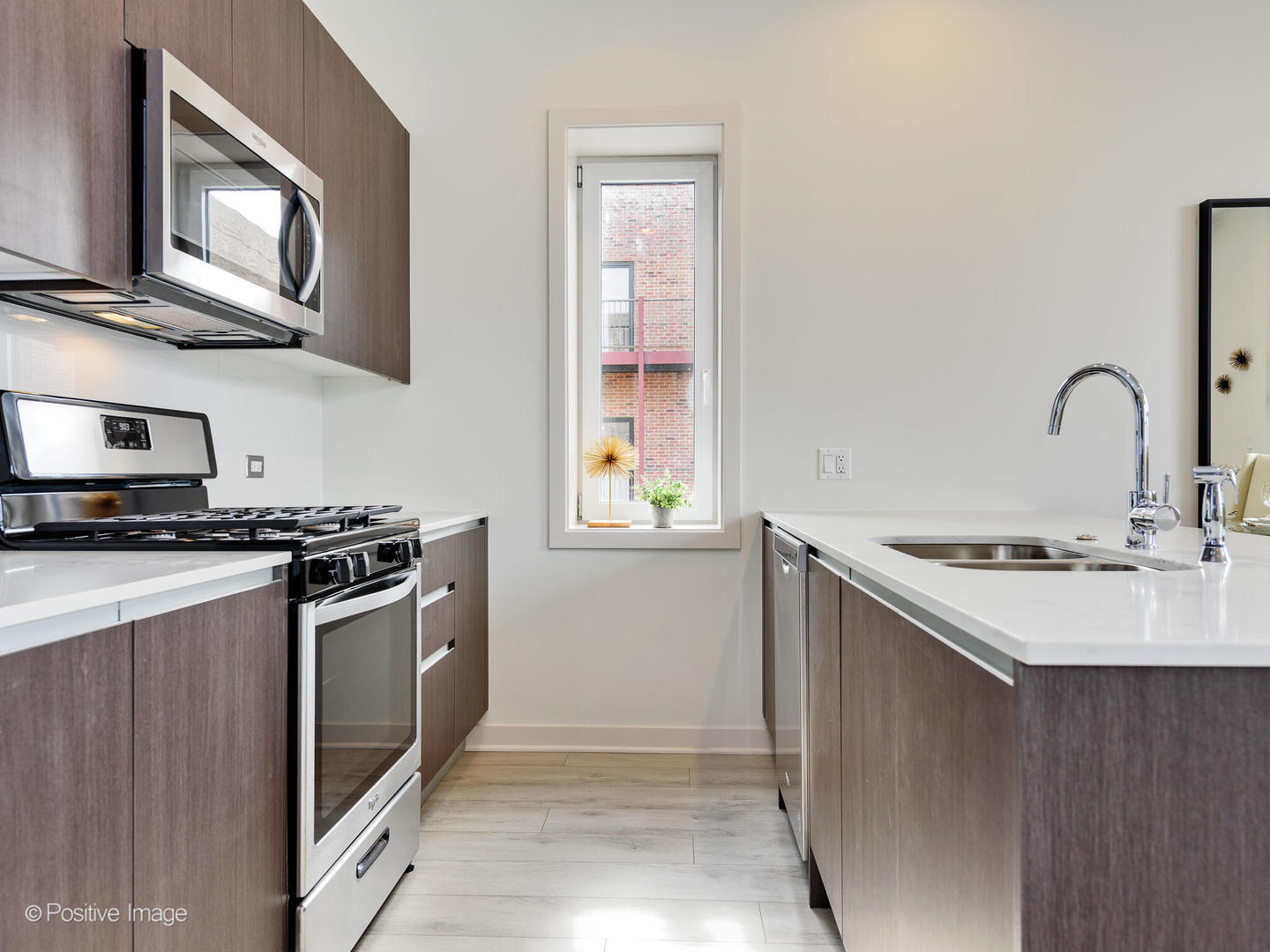 6542 W Dickens Avenue 2e Property Photo 11