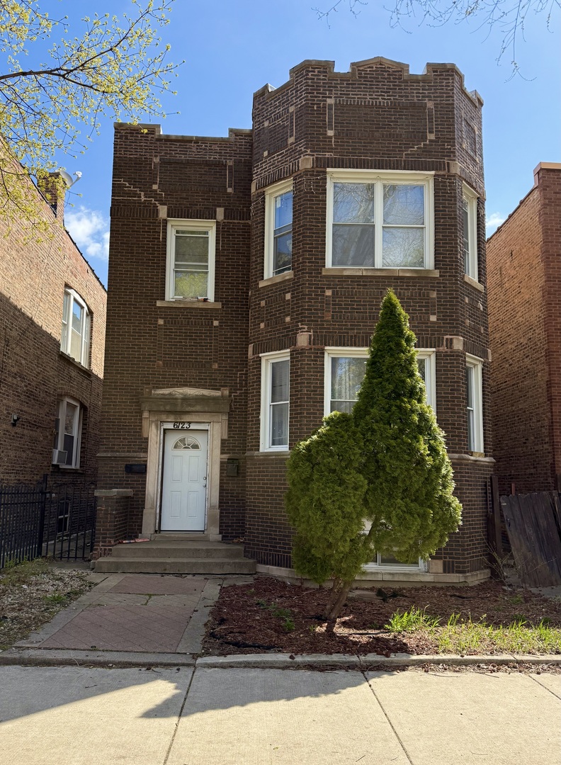 6123 S Troy Street Property Photo