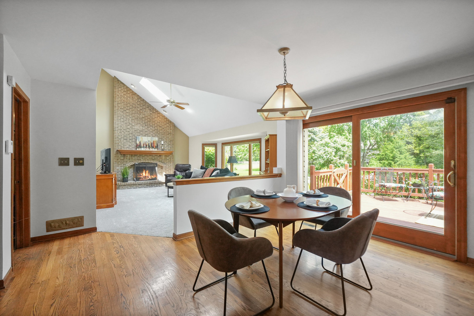 2756 Fox River Ln Property Photo 14