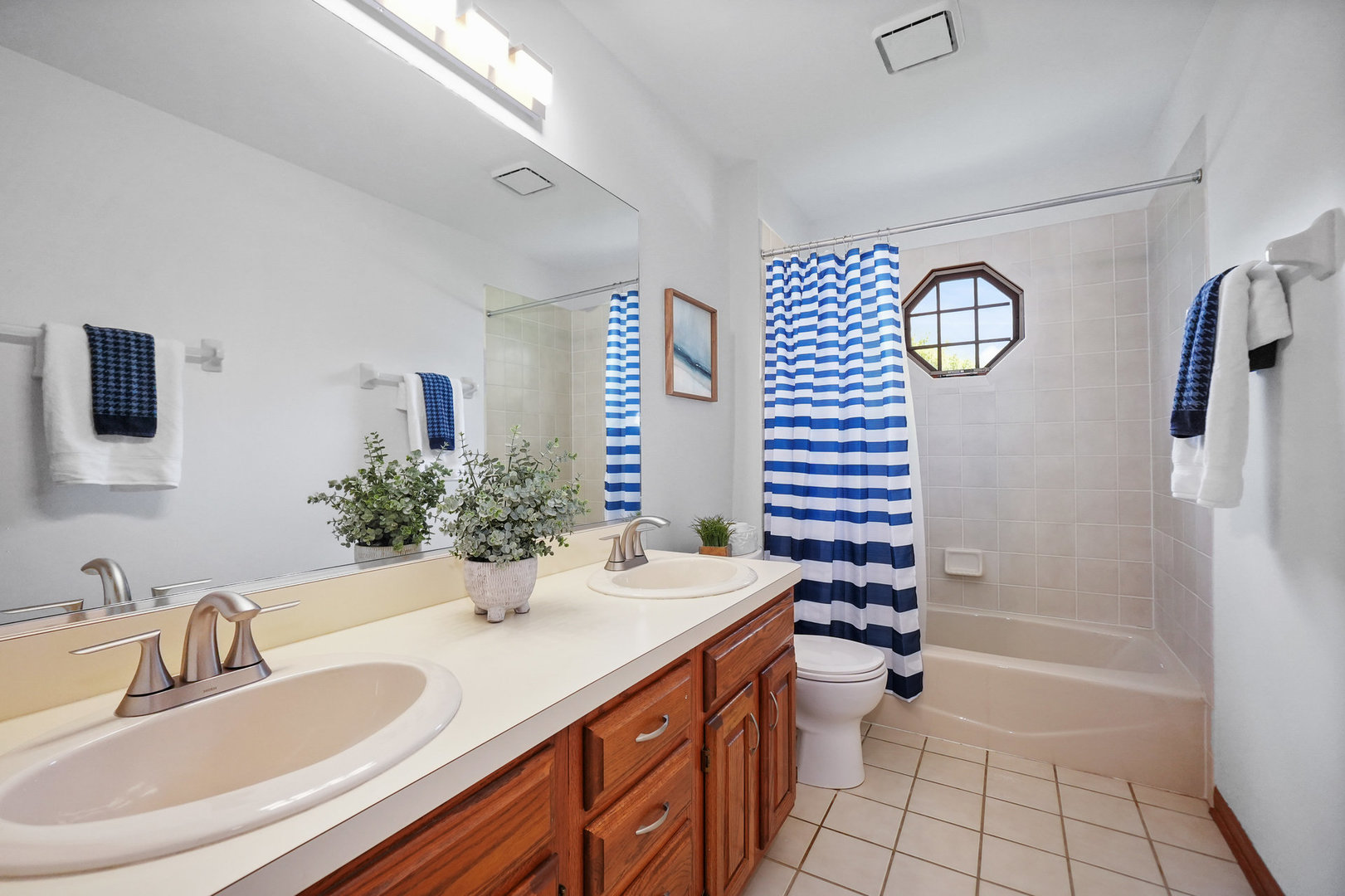 2756 Fox River Ln Property Photo 29