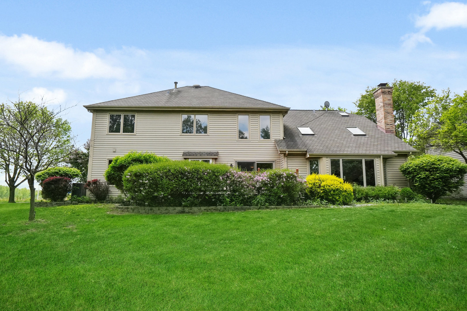 2756 Fox River Ln Property Photo 32