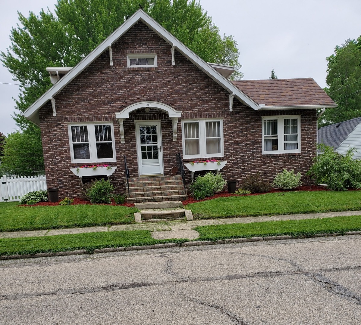 107 E 14th Street Property Photo