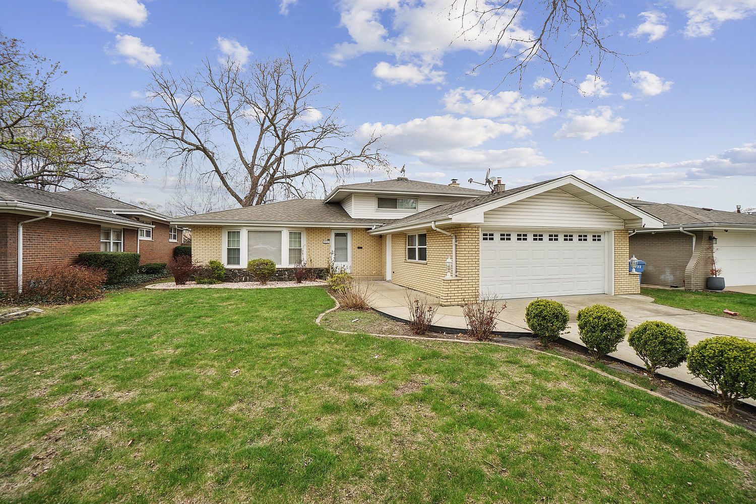 9732 S Keeler Avenue Property Photo 1