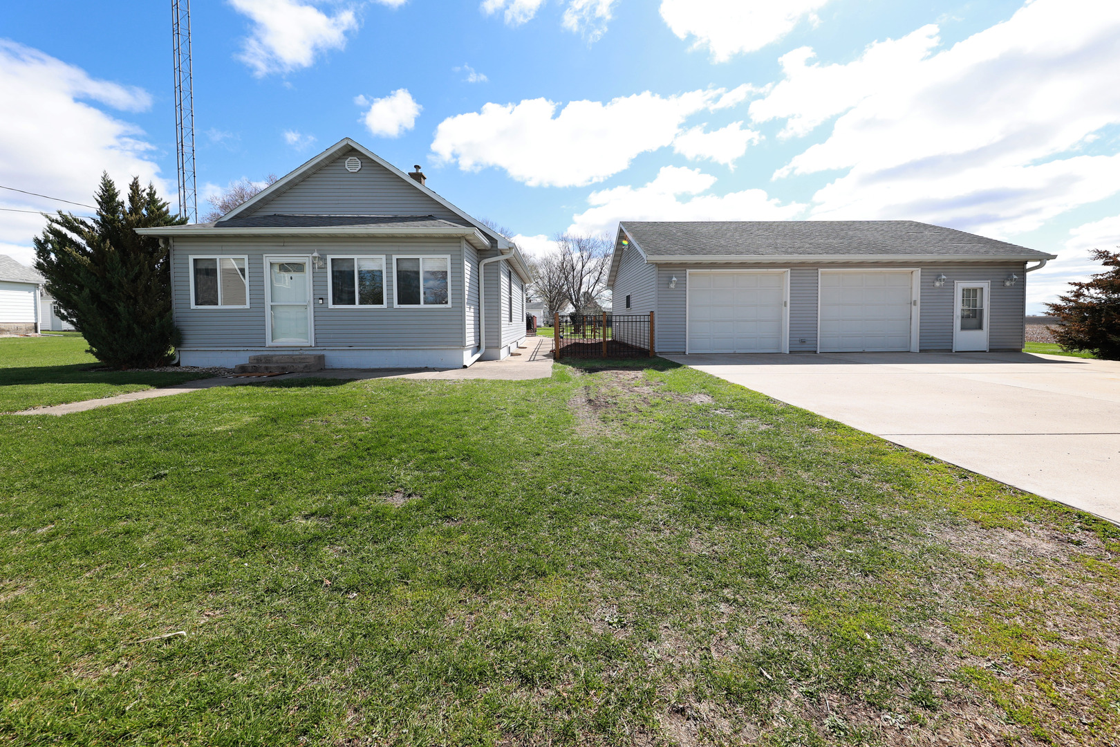 310 2nd Street Property Photo