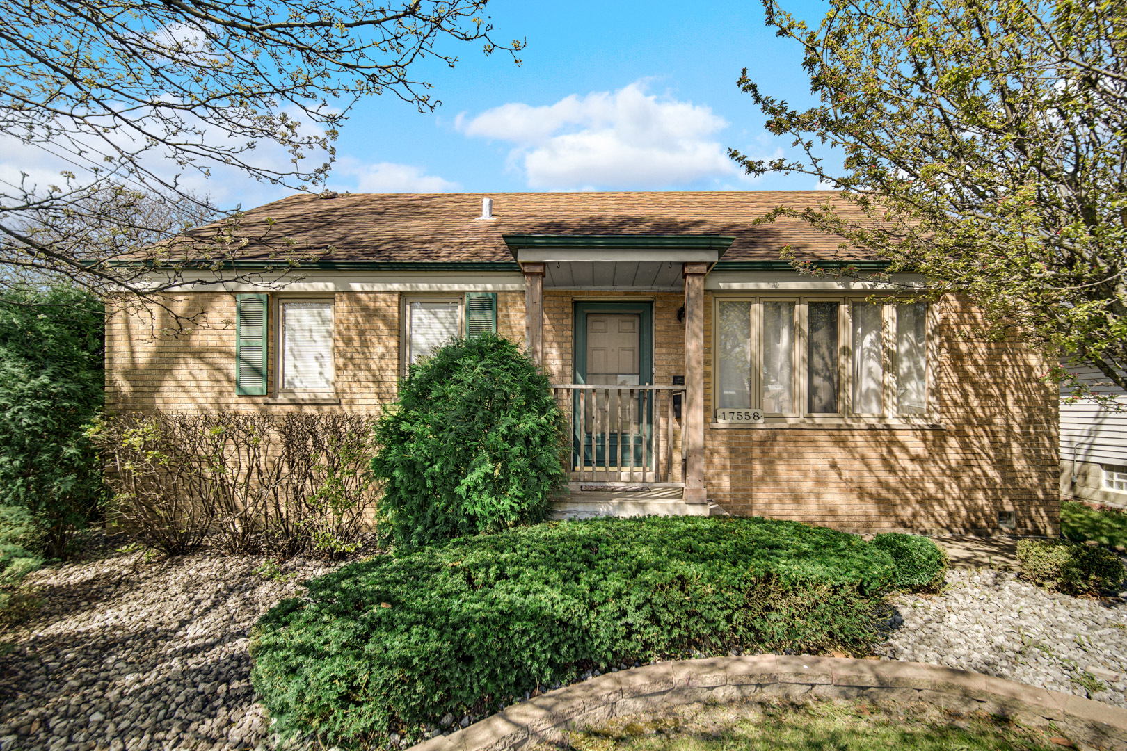 17558 Burnham Avenue Property Photo