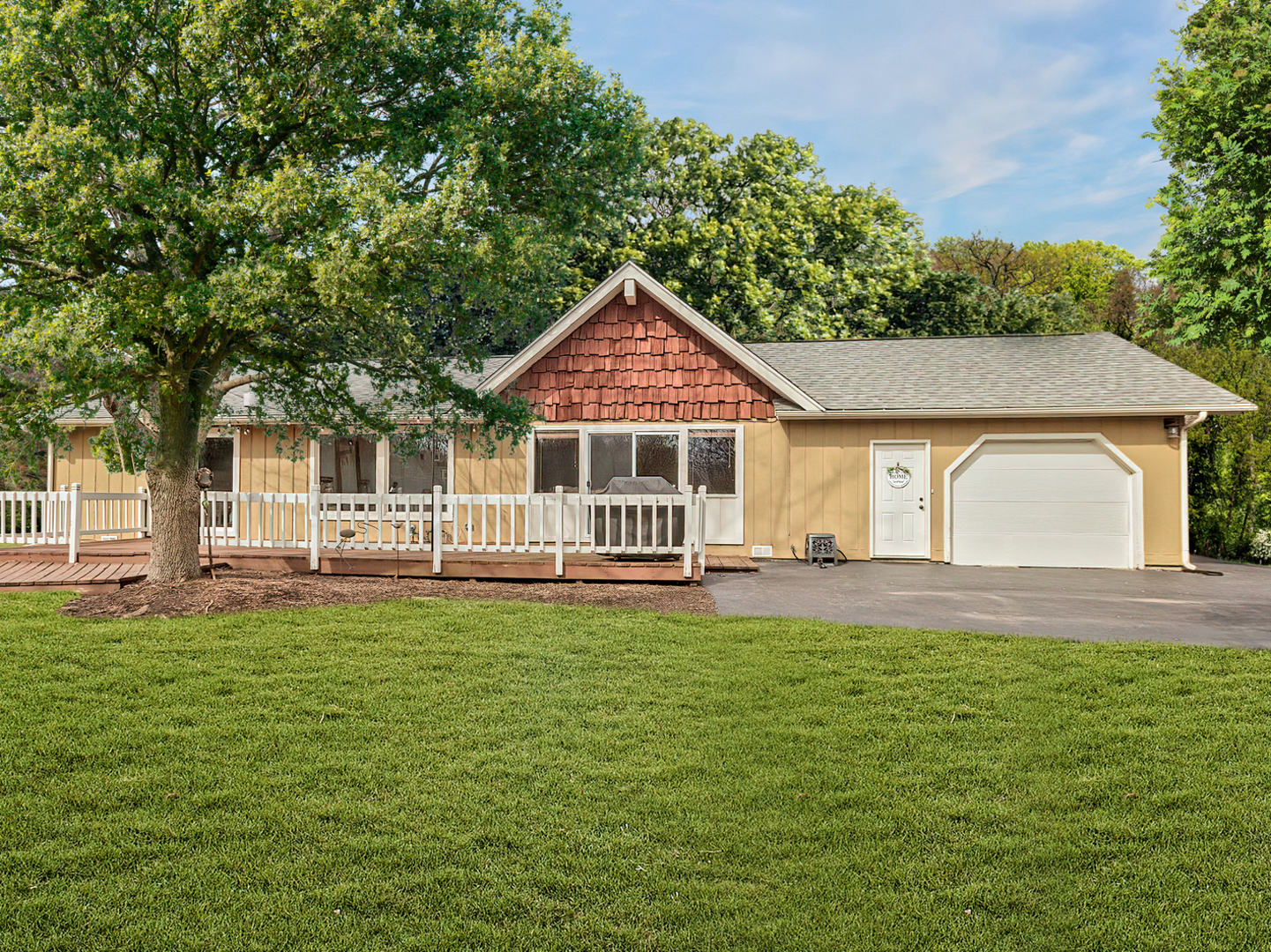 38711 N Woodland Avenue Property Photo