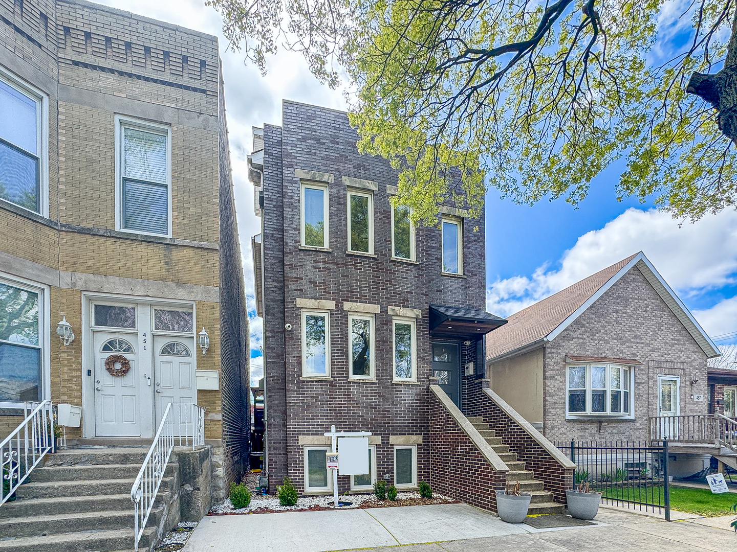 455 W 38th Street Property Photo 1