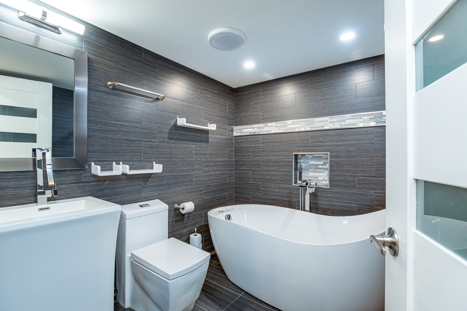 455 W 38th Street Property Photo 22