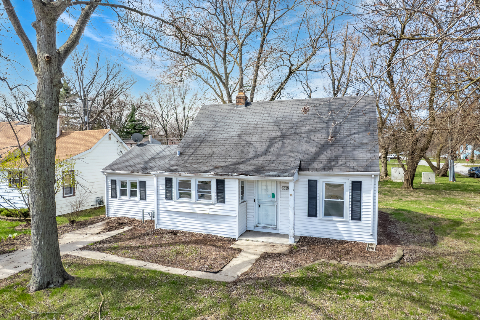 16104 Kedzie Avenue Property Photo 1