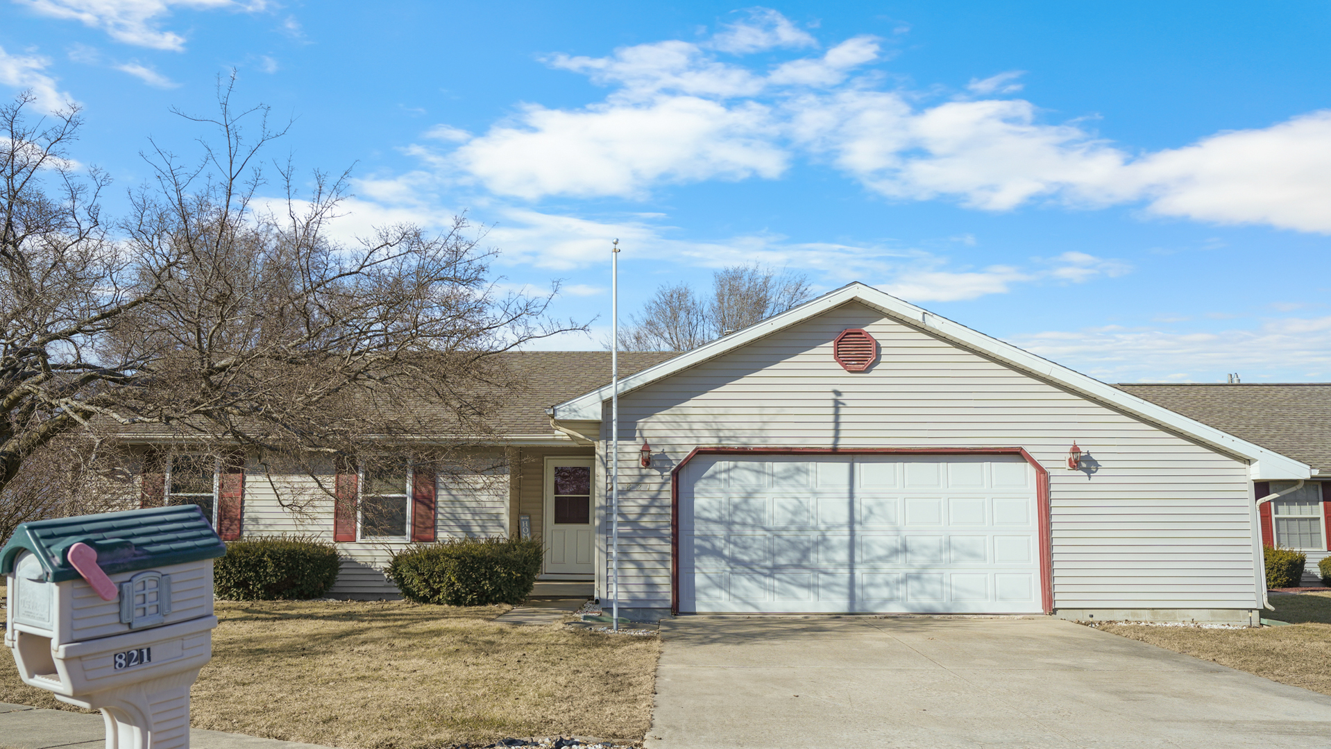821 Park Drive Property Photo 2