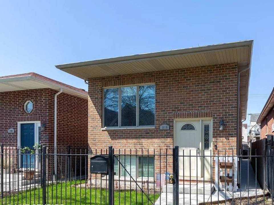 1110 N Christiana Avenue Property Photo