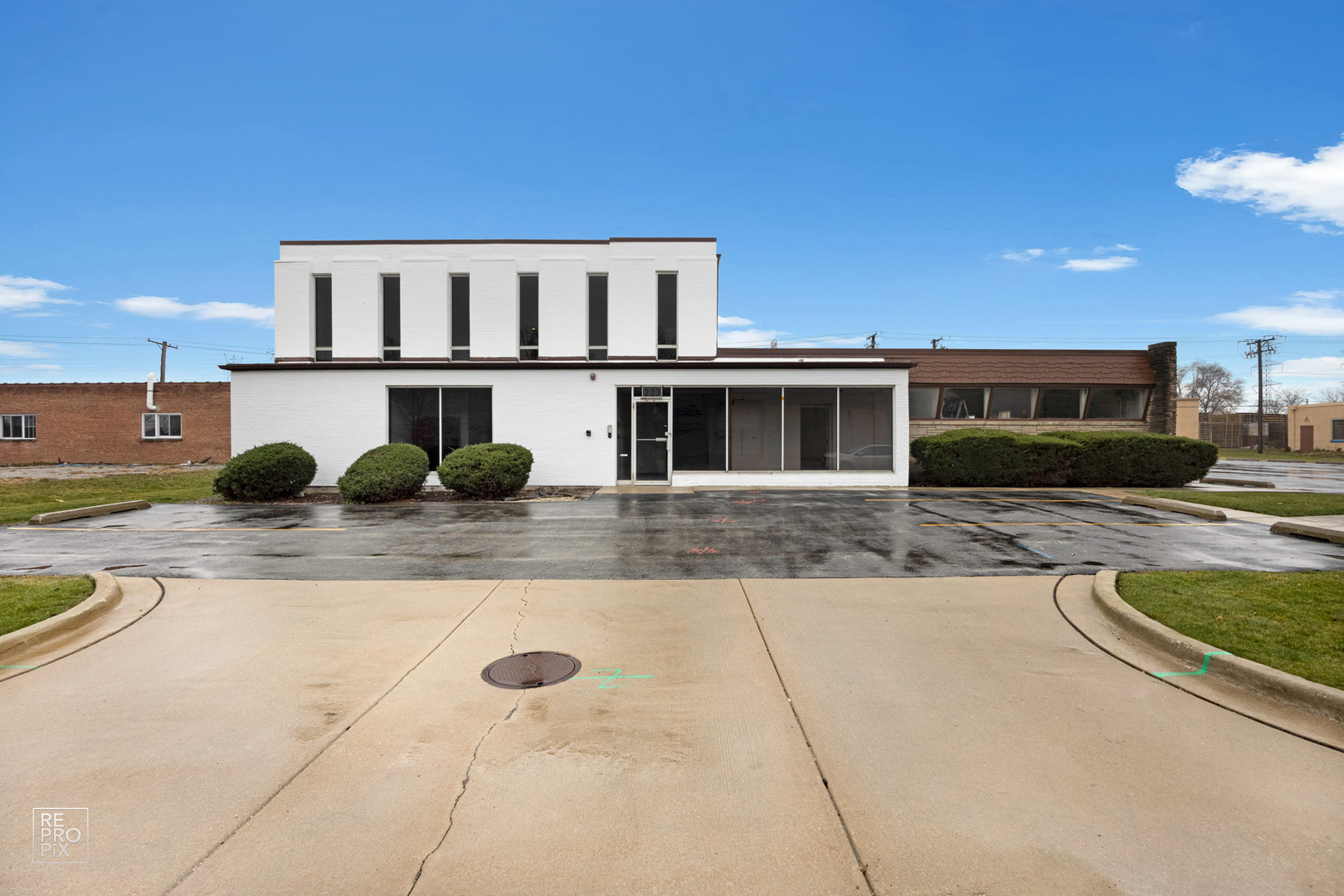 223 W Interstate Road Property Photo