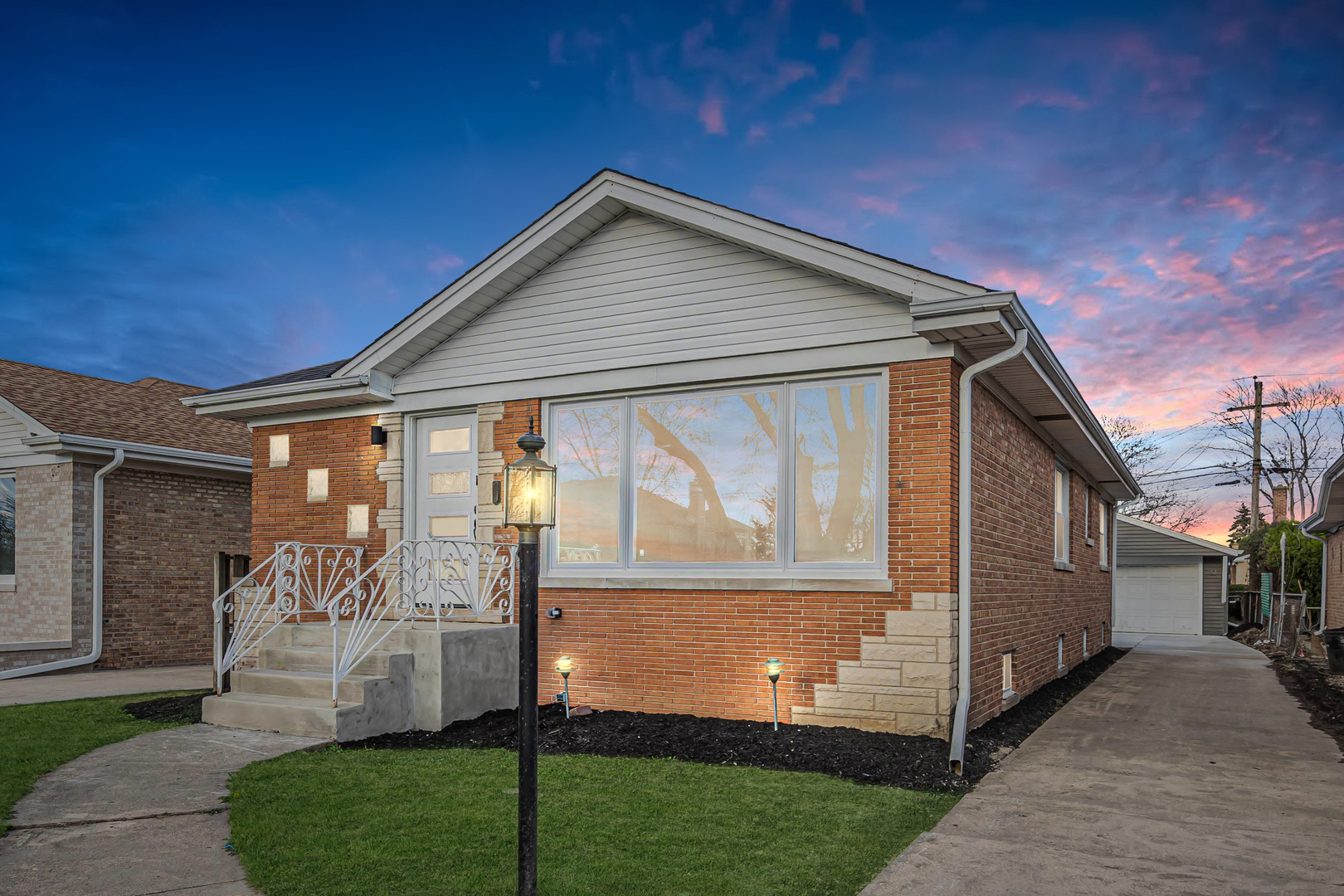 4605 N Canfield Avenue Property Photo