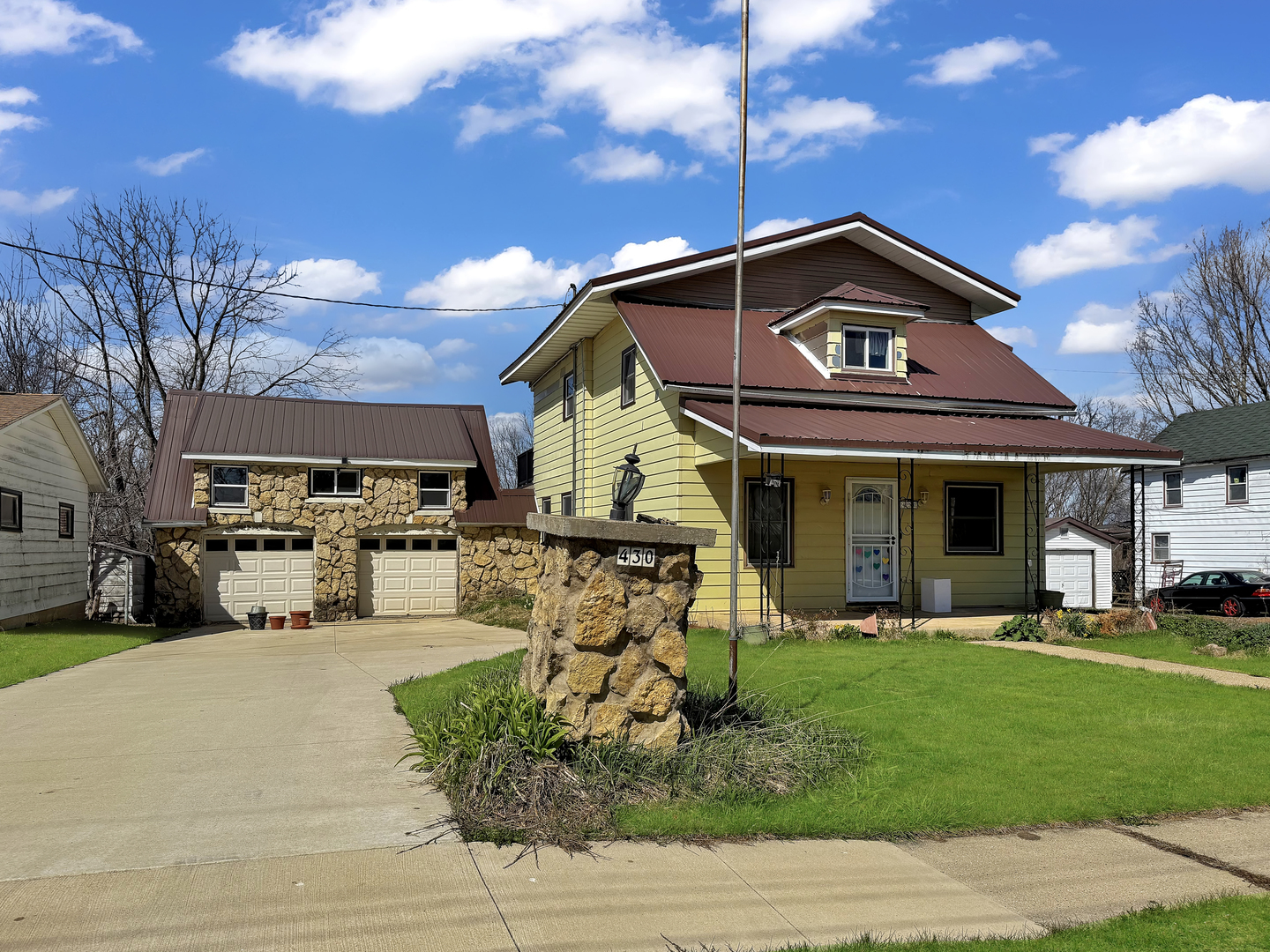 430 Hubbard Street Property Photo