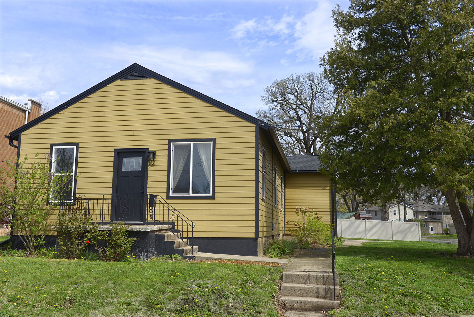 112 W Porter Street Property Photo 1