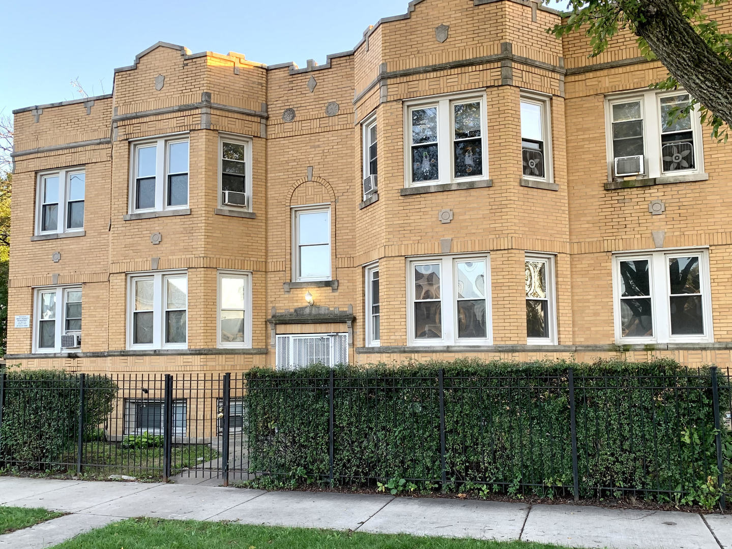 4403 W Iowa Street Property Photo
