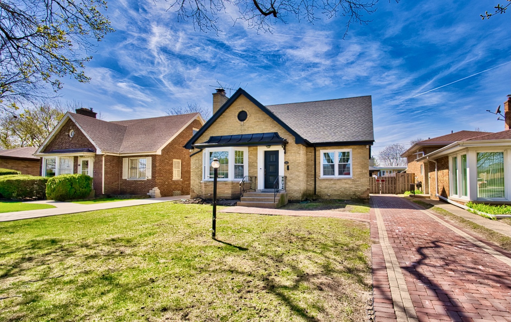 6912 N Keystone Avenue Property Photo