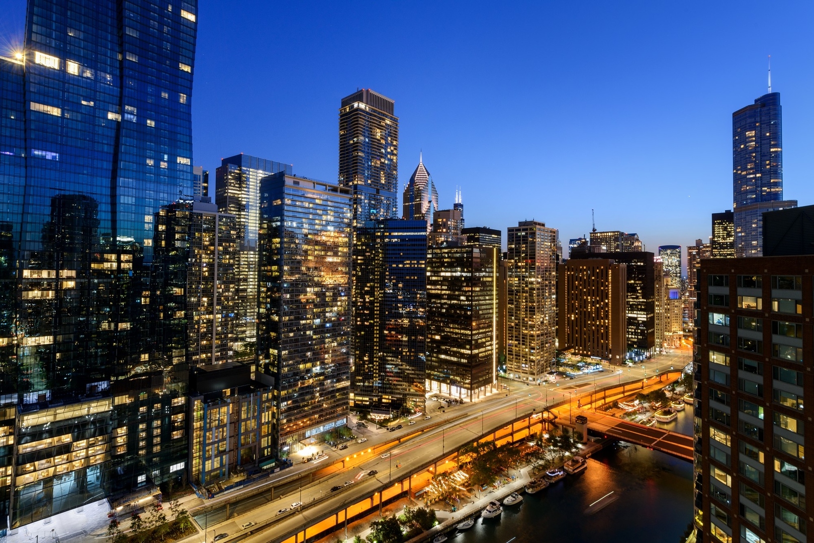 415 E North Water Street 3205 Property Photo 9