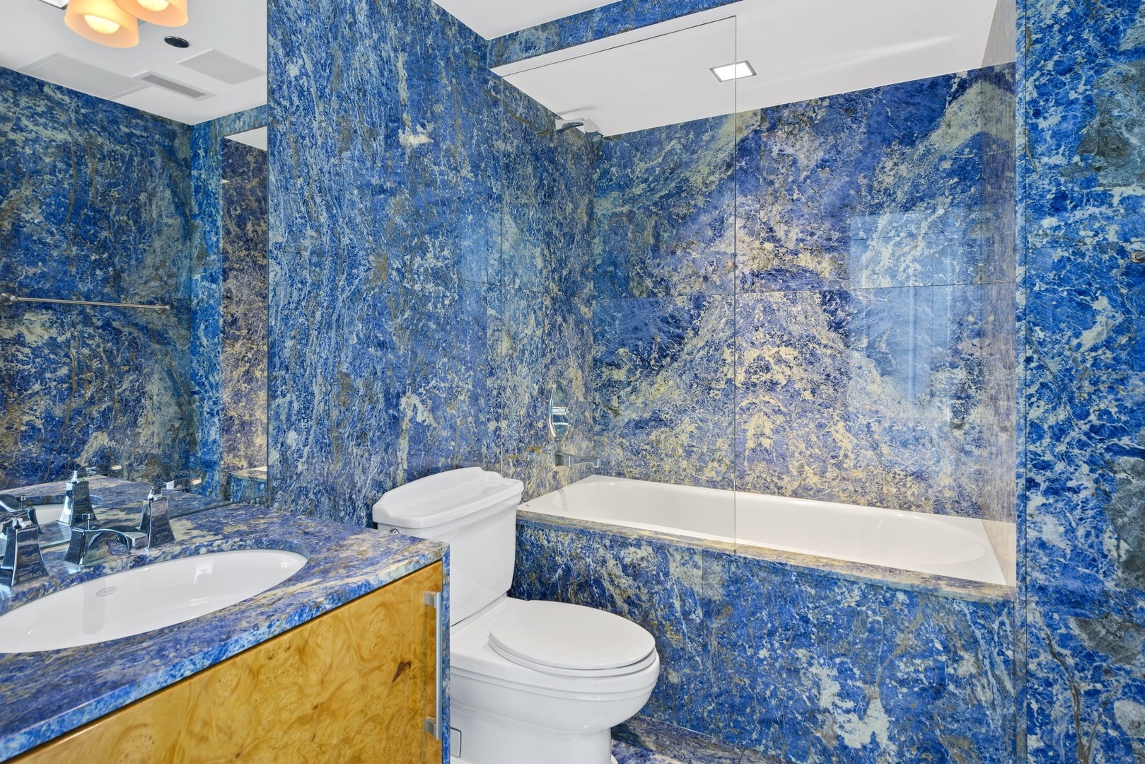 415 E North Water Street 3205 Property Photo 27