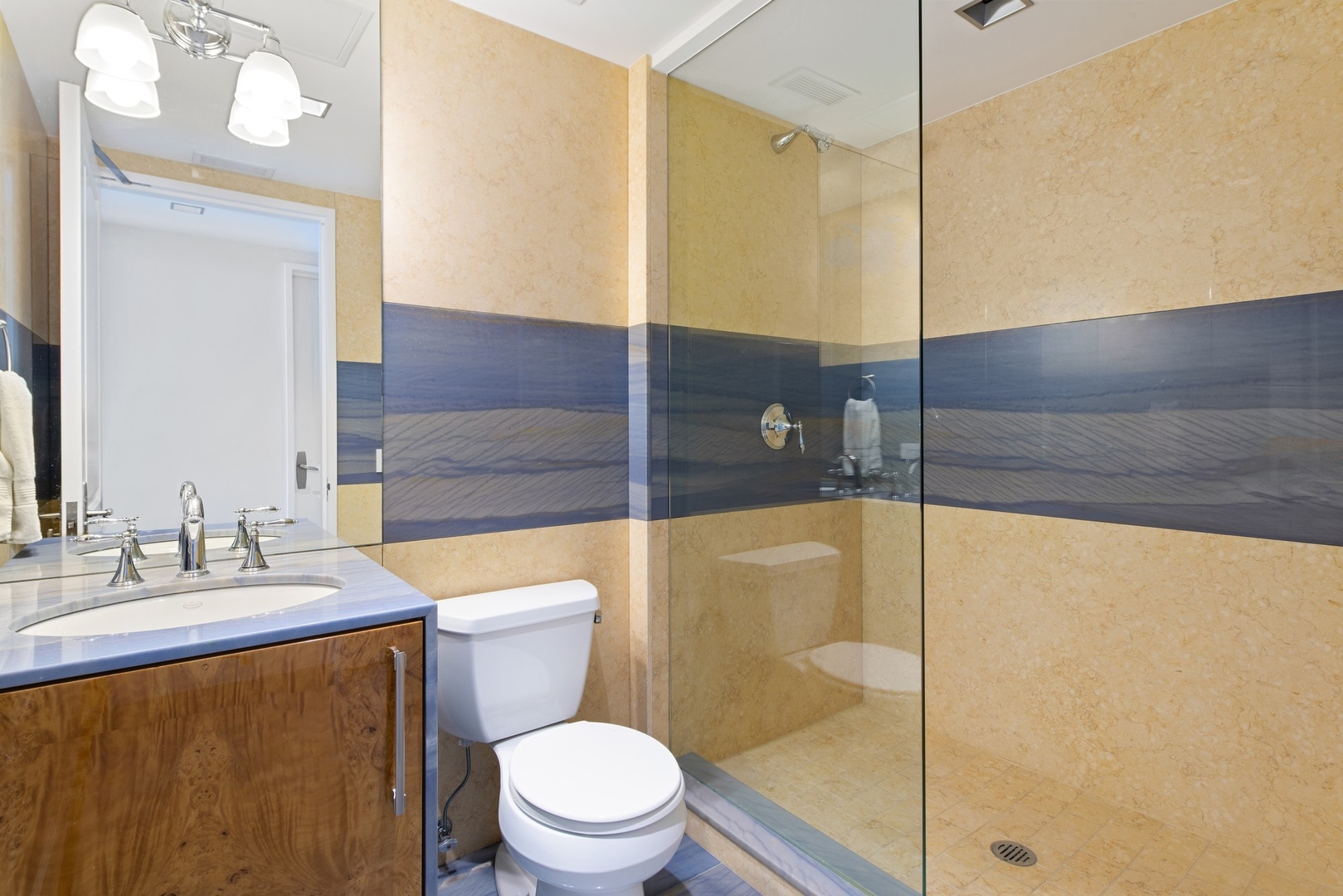 415 E North Water Street 3205 Property Photo 30