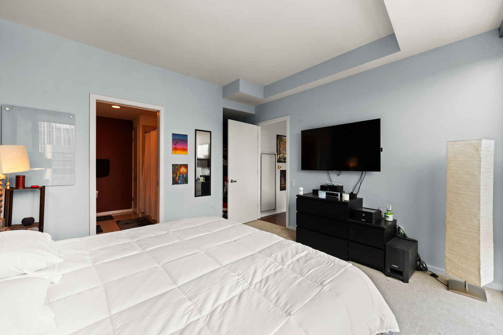 240 E Illinois Street 1802 Property Photo 16