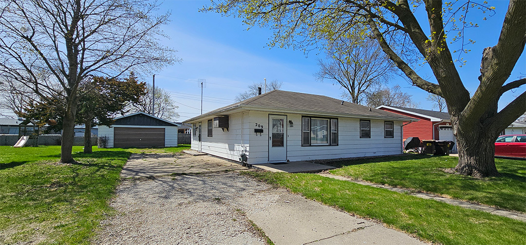 209 W 20th Street Property Photo