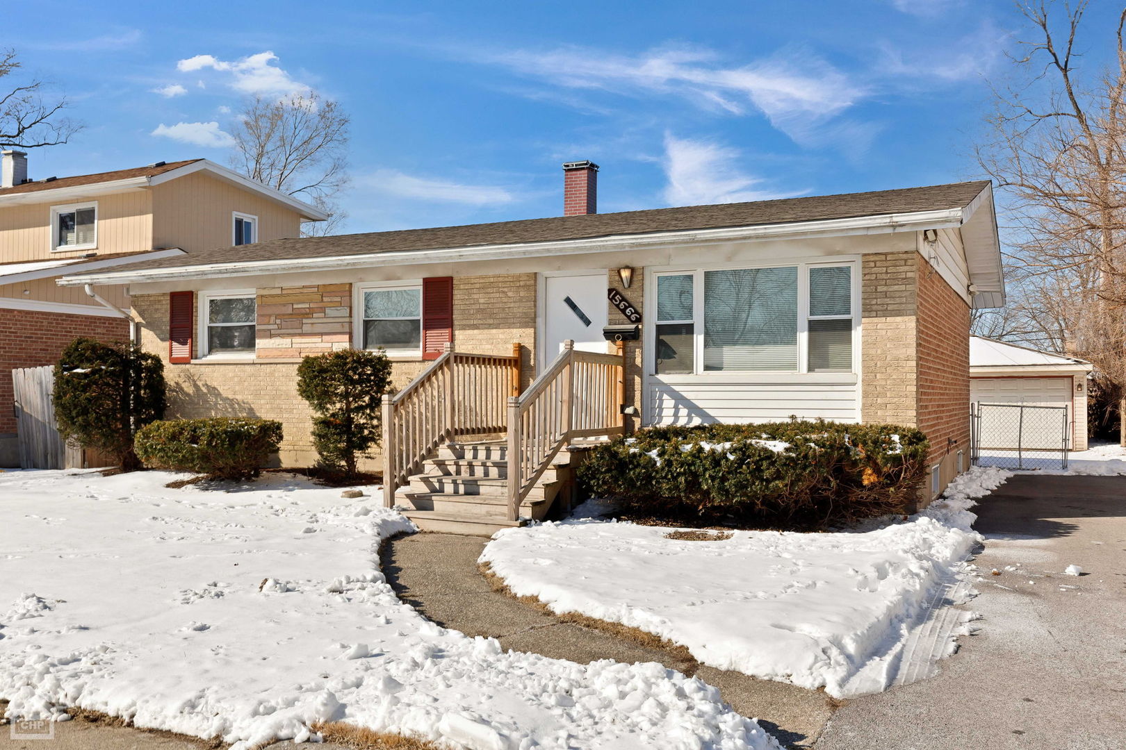 15666 Woodlawn East Avenue Property Photo
