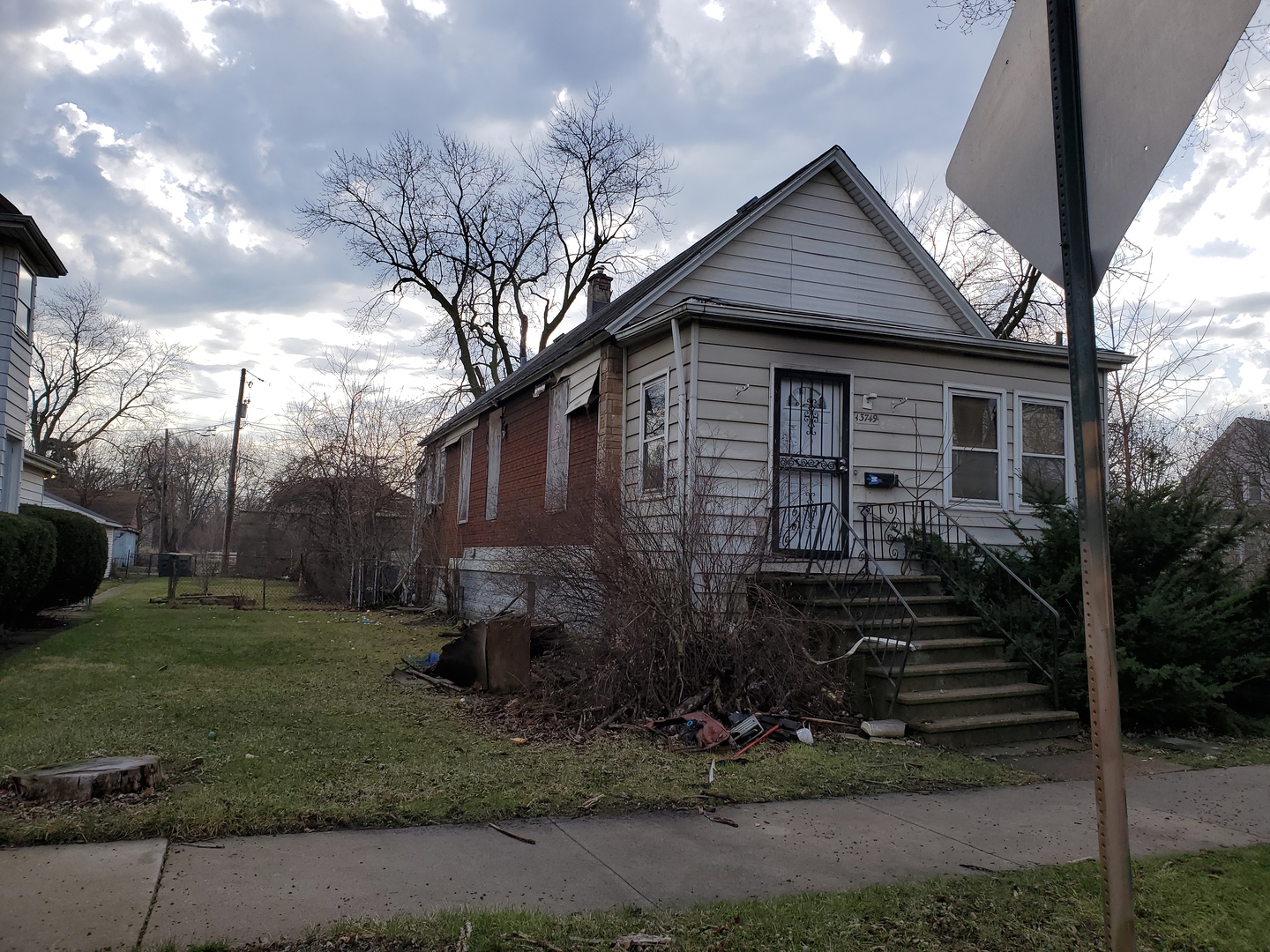 13749 S Wabash Avenue Property Photo