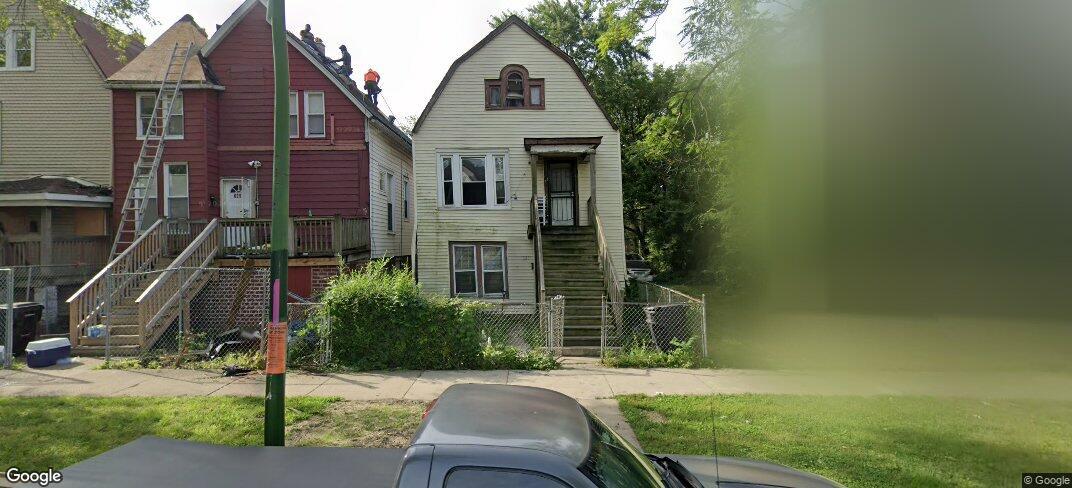 627 E 92ND Place Property Photo 1